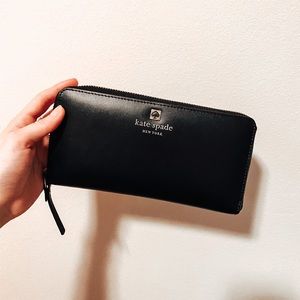 Kate Spade - Spencer Zip-around Wallet w/ hot pink